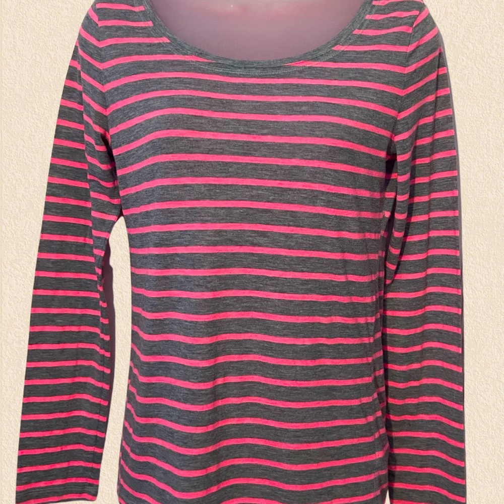 AEROPOSTALE-Women’s Neon/Hot Pink & Gray Striped Crewneck Long Sleeve Tee. SP.